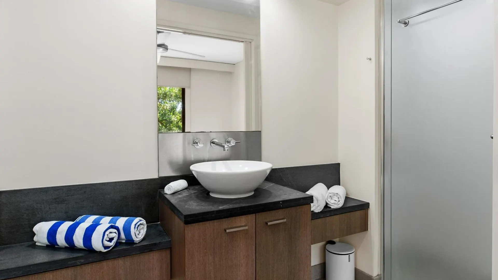 Temple 304 Modern Spacious Palm Cove Resort Australia
