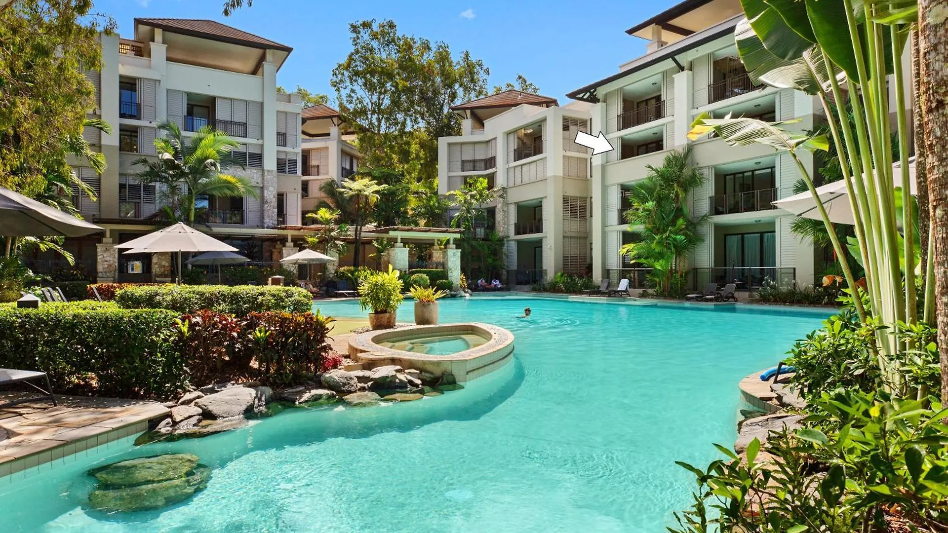 Temple 304 Modern Spacious Palm Cove Resort